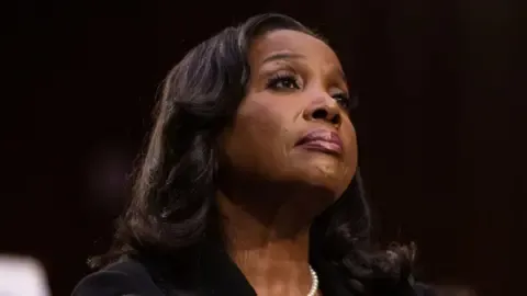 US Appeals Court Blocks Trump from Dismissing Fed Governor Cook